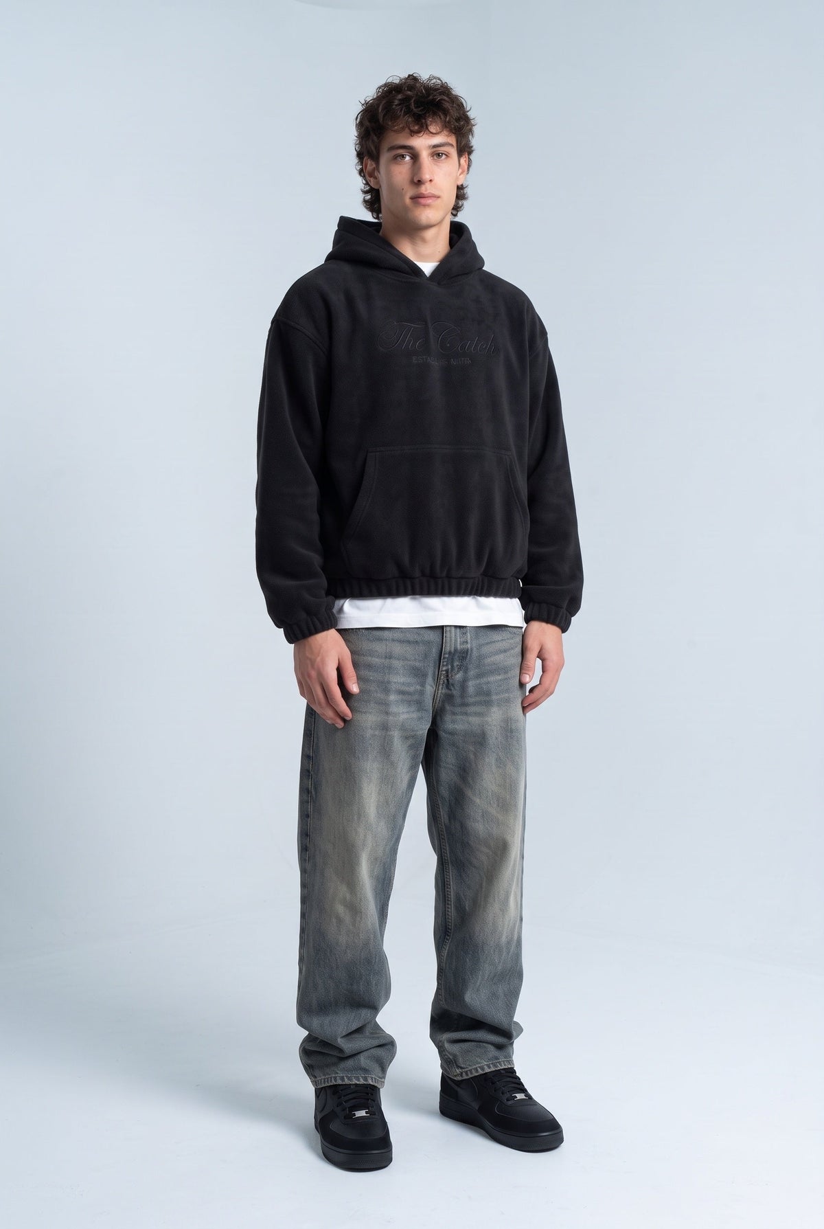 Kapüşonlu Kanguru Cepli Nakışlı Sweatshirt