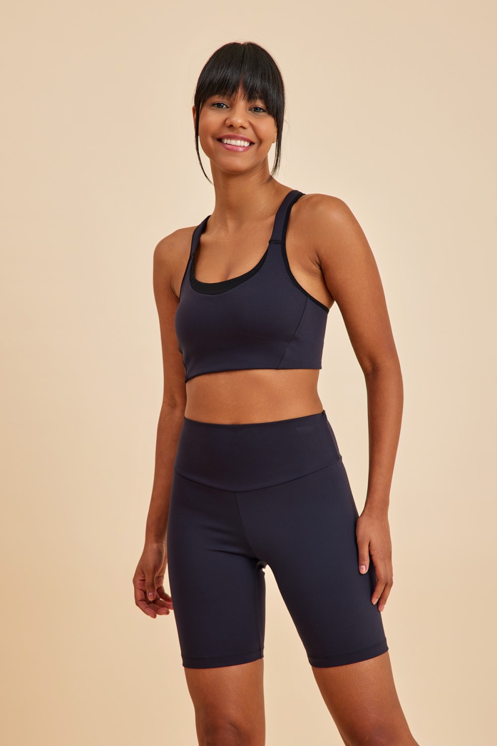 Amarelle-Sportive Siyah Light Touch Kısa Toparlayıcı Spor Taytı-Activewear-2-fleurdirect.live