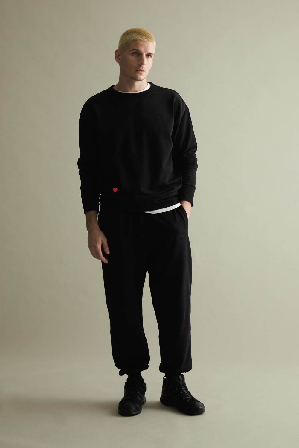 Assemblage Studios-Sweatshirt / Unisex -kalp Nakışlı-Sweatshirts & Hoodies-1-fleurdirect.live