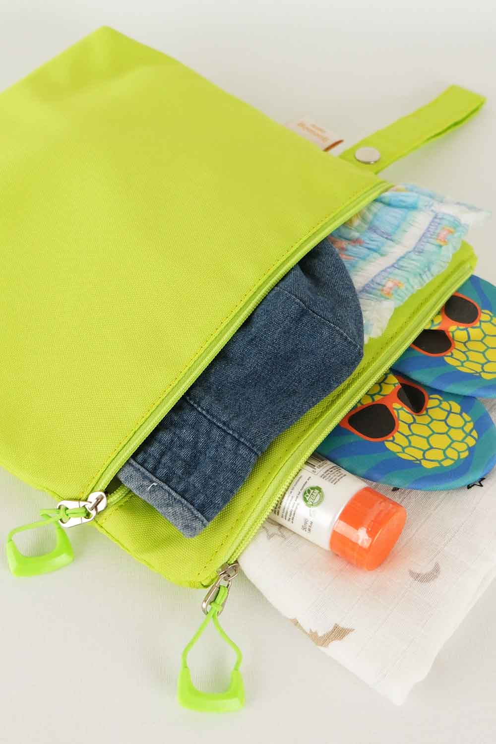 Atelier Bomonti-Mami Kids Wet&dry Su Geçirmez Islak Kuru Kirli Temiz Plaj Havuz Kreş Fonksiyonel Neon Yeşil Çanta-Omuz Çantası-4-fleurdirect.live