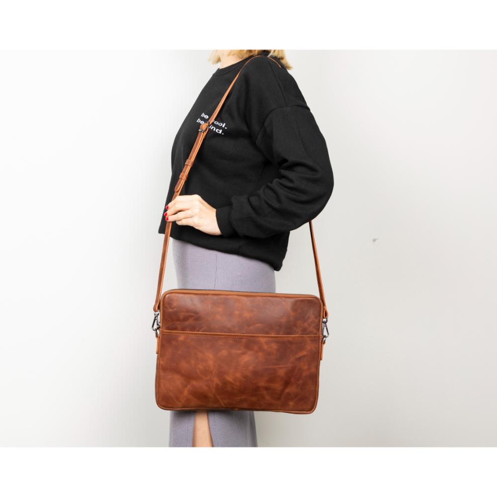 Bloominbag-Bloom Sleeve Leeds 14" Cognac Brown Hakiki Deri Laptop & Tablet Kılıfı-2-fleurdirect.live