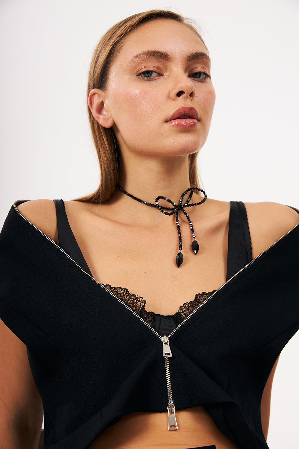 Bonette-Fiyonque Choker Jet-Kolye-5-fleurdirect.live
