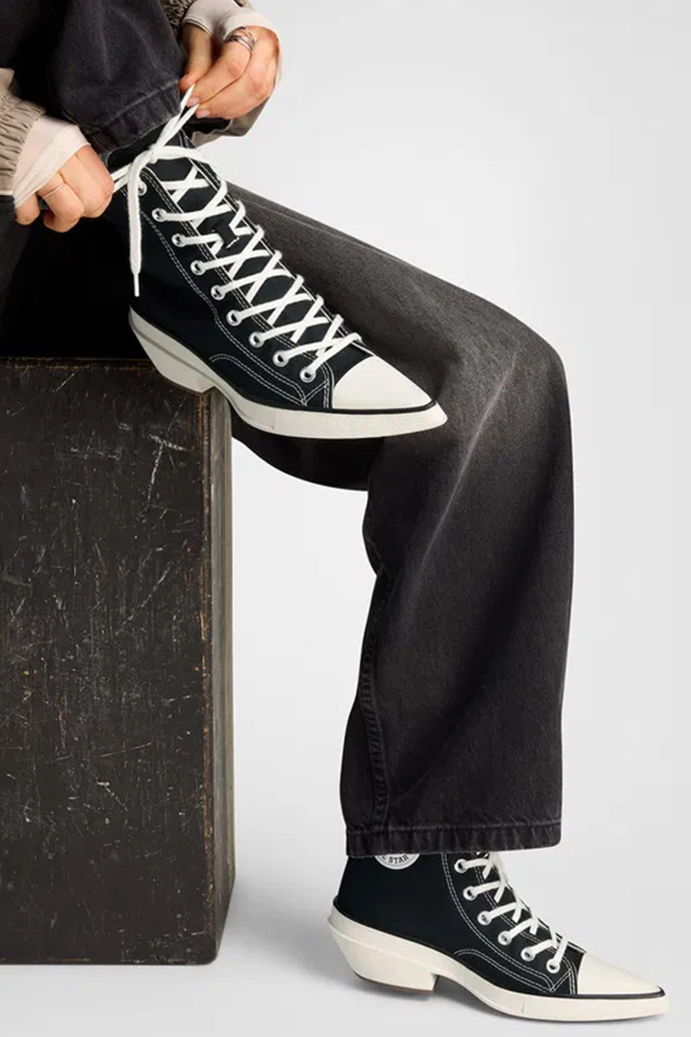 Converse-Chuck 70 Deluxe Pointed Topuklu Kanvas Siyah Kadın Topuklu Ayakkabı-Topuklu Ayakkabı-9-fleurdirect.live