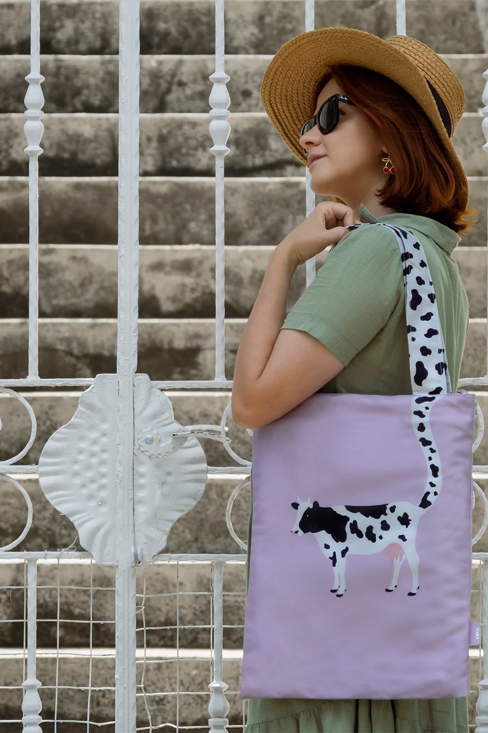 Design Vira-Cow Tote Bag-Omuz Çantası-1-fleurdirect.live