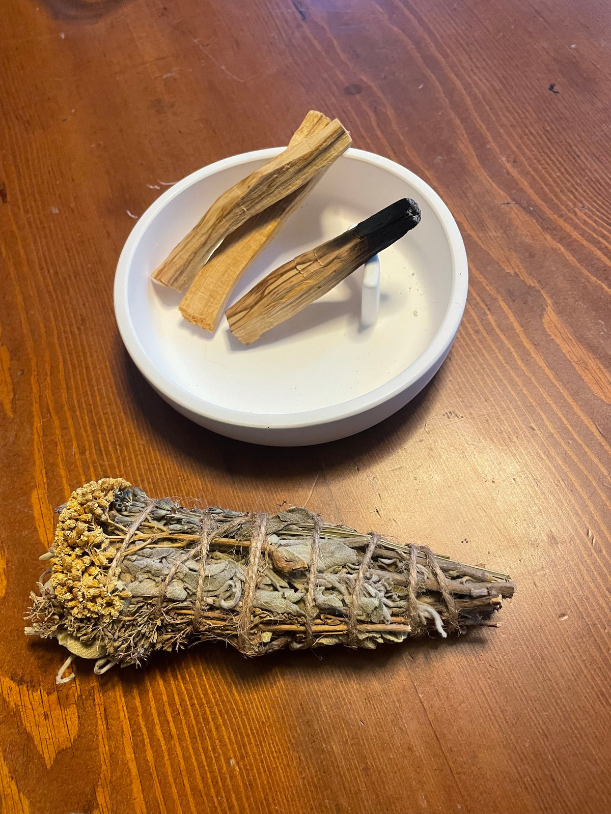 Atelier — Palo Santo Tabağı – Taş Dokulu El Yapımı Tütsülük