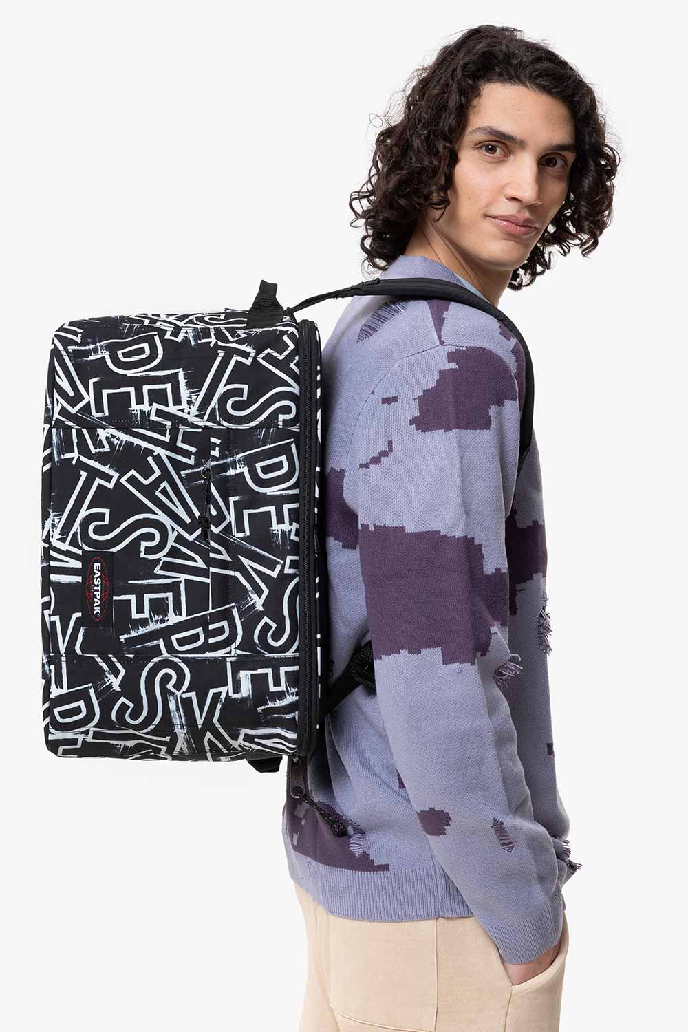 Eastpak-Travelbox M Ep Letters Black-Bavul & Seyahat Çantası-2-fleurdirect.live