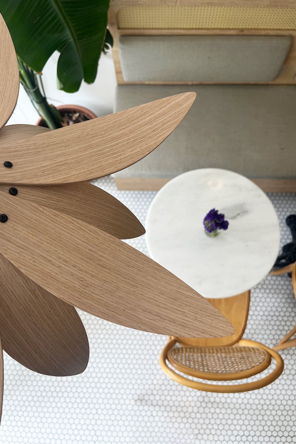 Fagus Wood-Lotus Avize – Ahşap Modern Ve Minimal Tasarım Avize, İskandinav Salon Ve Oturma Odası Aydınlatması (Açık Meşe)-Avize-3-fleurdirect.live