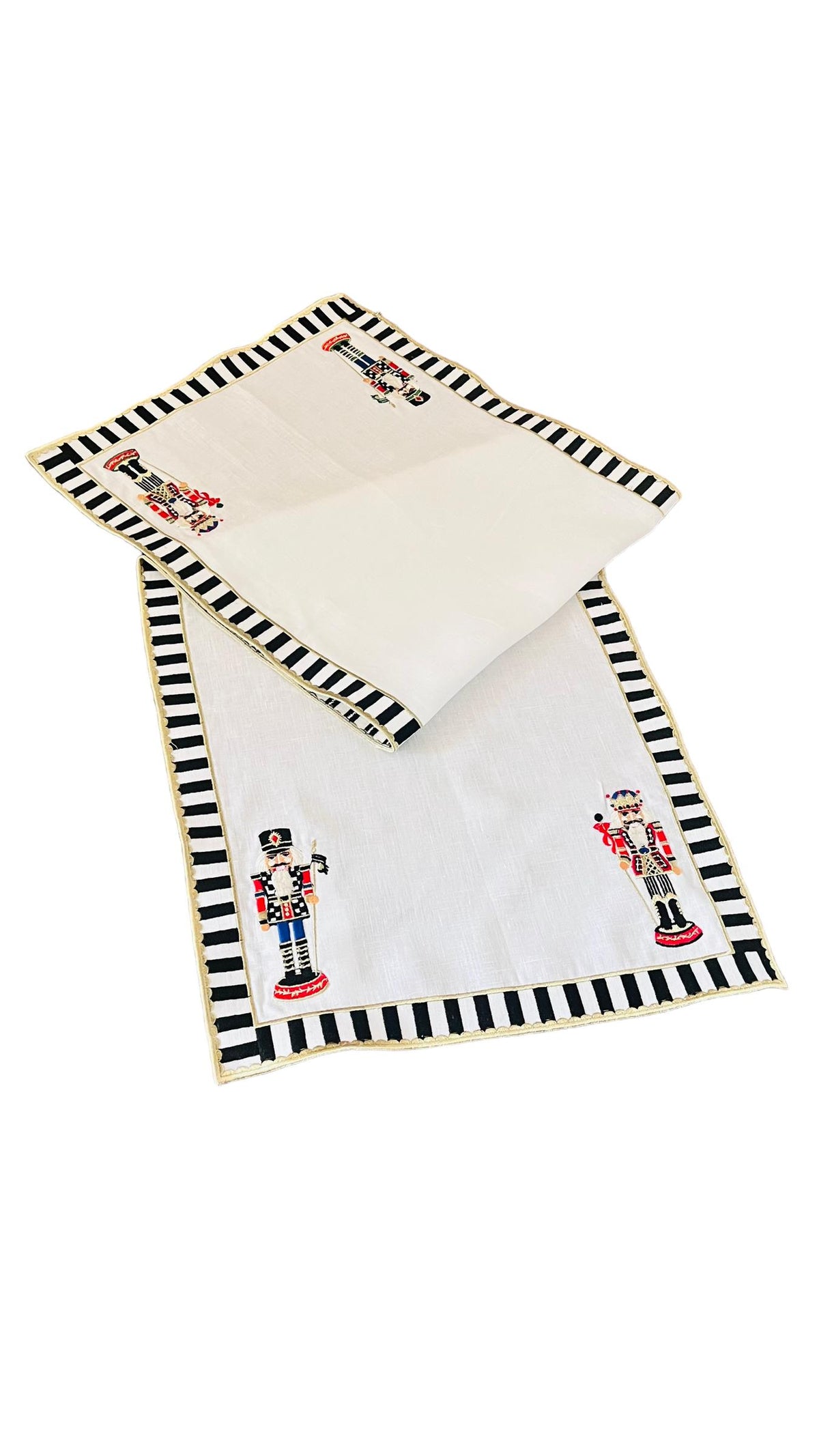 Nutcracker Runner - Siyah Beyaz Nakış Desenli Dekoratif Masa Örtüsü