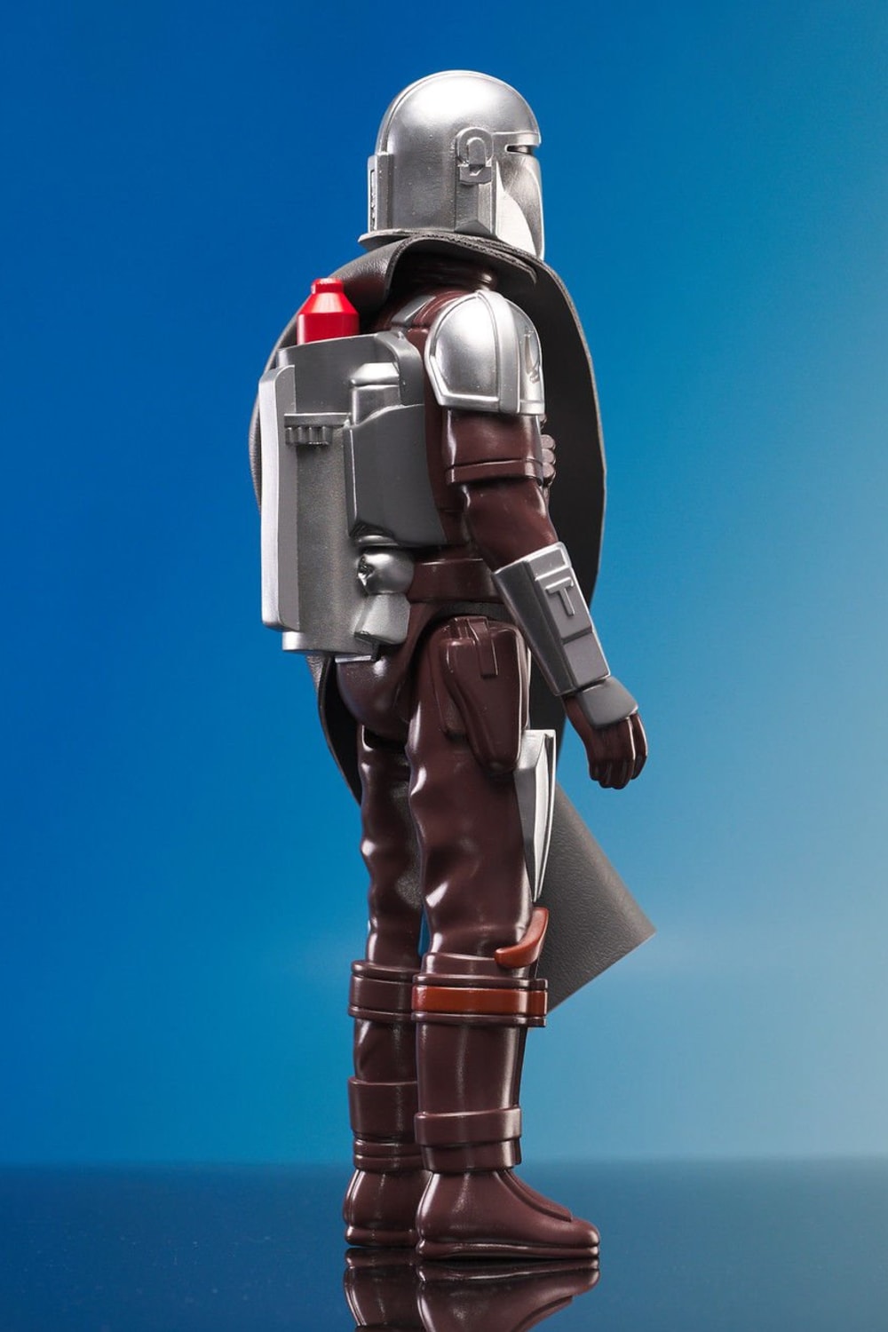 Gentle Giant Ltd.-Star Wars: The Mandalorian - The Mandalorian Beskar Concept Jumbo Figür-Figürler-4-fleurdirect.live