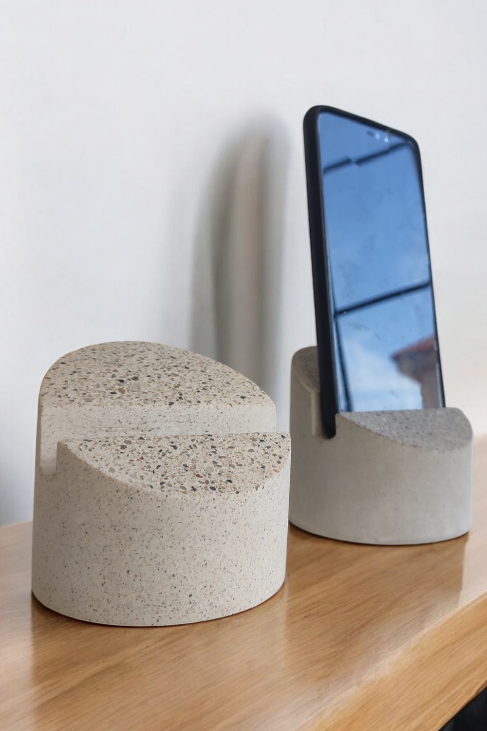 Hgo Atelier-Phi Telefon Standı-Telefon Tutucu-1-fleurdirect.live