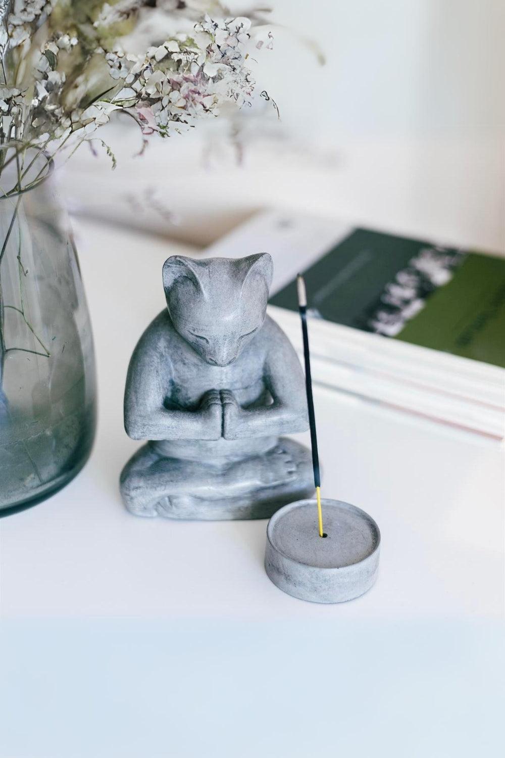 Jomo Tasarım-Beton Meditasyon Kedi-Tütsülük-Tütsülük-1-fleurdirect.live