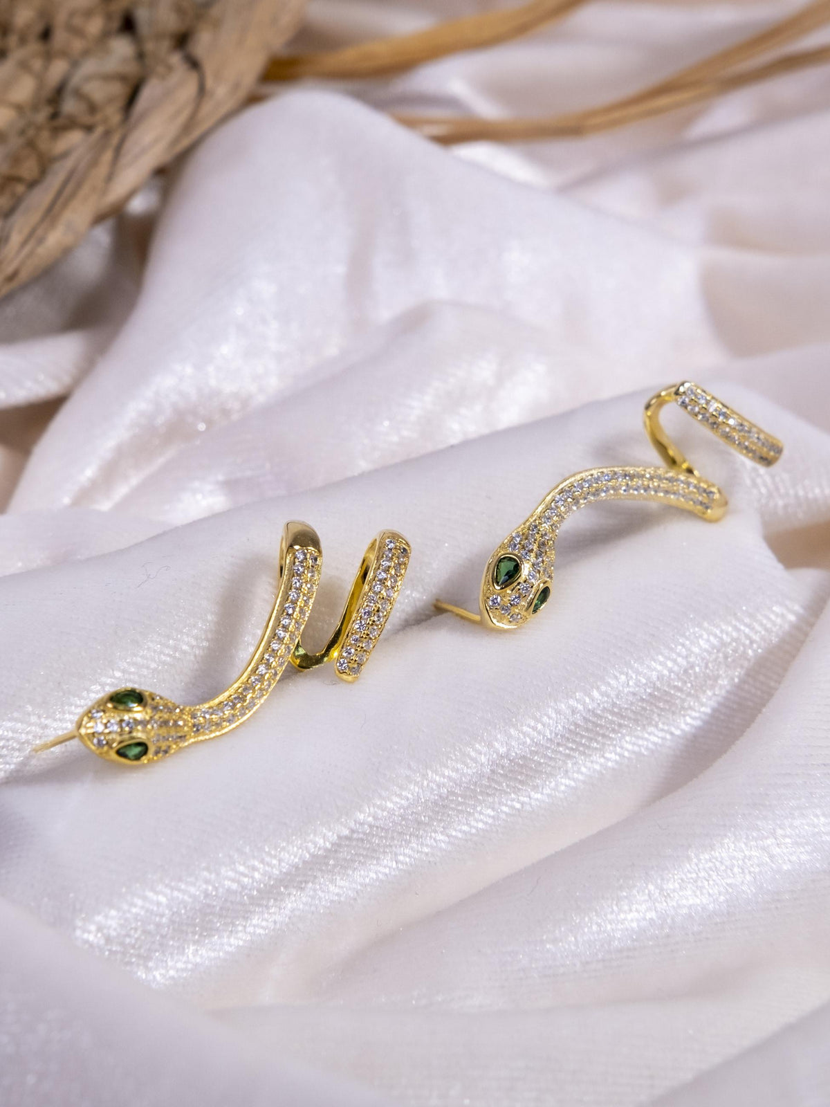 Kimolos-SORUNLU - Be Different 925 Ayar Gümüş Zirkon Taşlı Gold Renk Yılan Model Kıkırdak Küpe-Küpe-4-fleurdirect.live