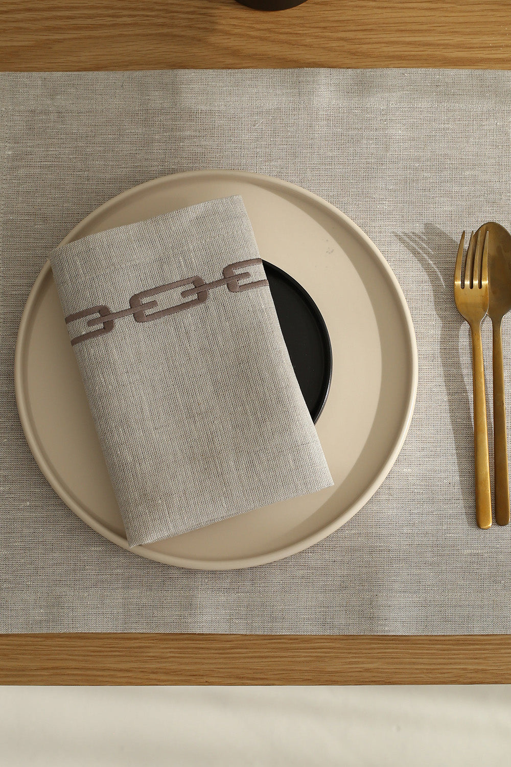 Km Home Collection-2’Li Set Zincir İşlemeli Taş Rengi Amerikan Servis-Sunum Aksesuarları-2-fleurdirect.live