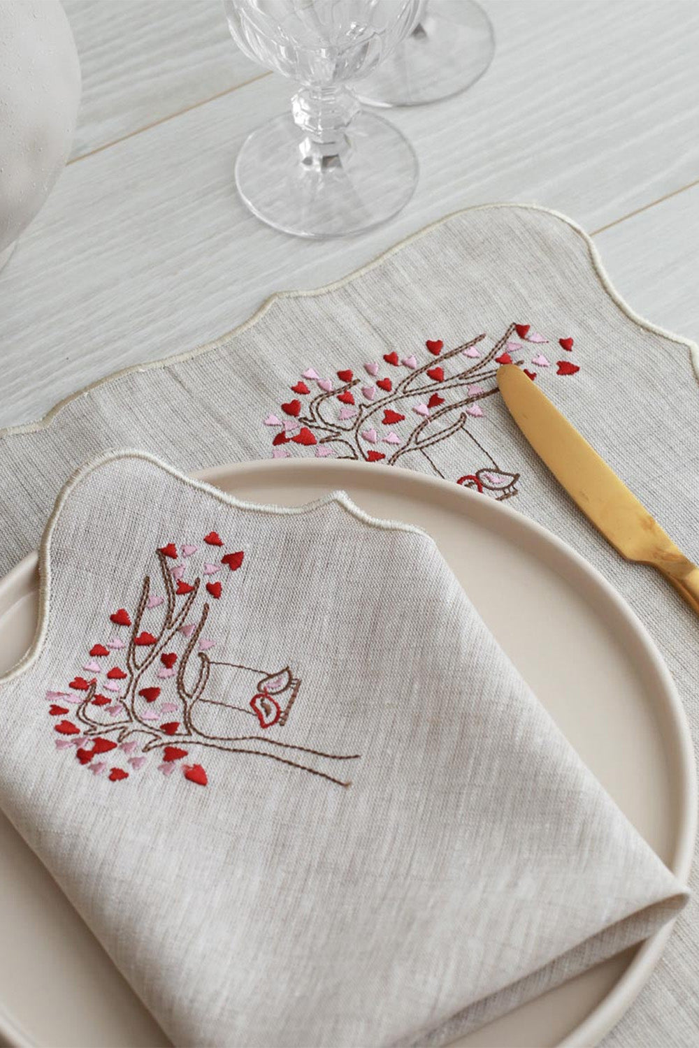 Km Home Collection-2'li Set Lovebirds İşlemeli Keten Amerikan Servis-Sunum Aksesuarları-2-fleurdirect.live
