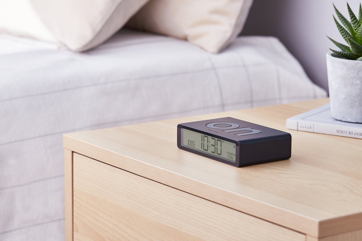 Lexon-Lexon Flip Klasik Şarj Edilebilir Alarm Saat Siyah-Alarm Saatler-6-fleurdirect.live