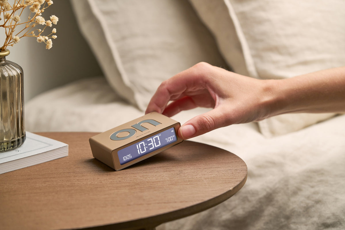 Lexon-Lexon Flip Mini Şarj Edilebilir Alarm Saat Dore-Alarm Saatler-9-fleurdirect.live