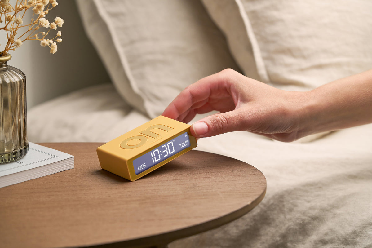 Lexon-Lexon Flip Mini Şarj Edilebilir Alarm Saat Sarı-Alarm Saatler-5-fleurdirect.live