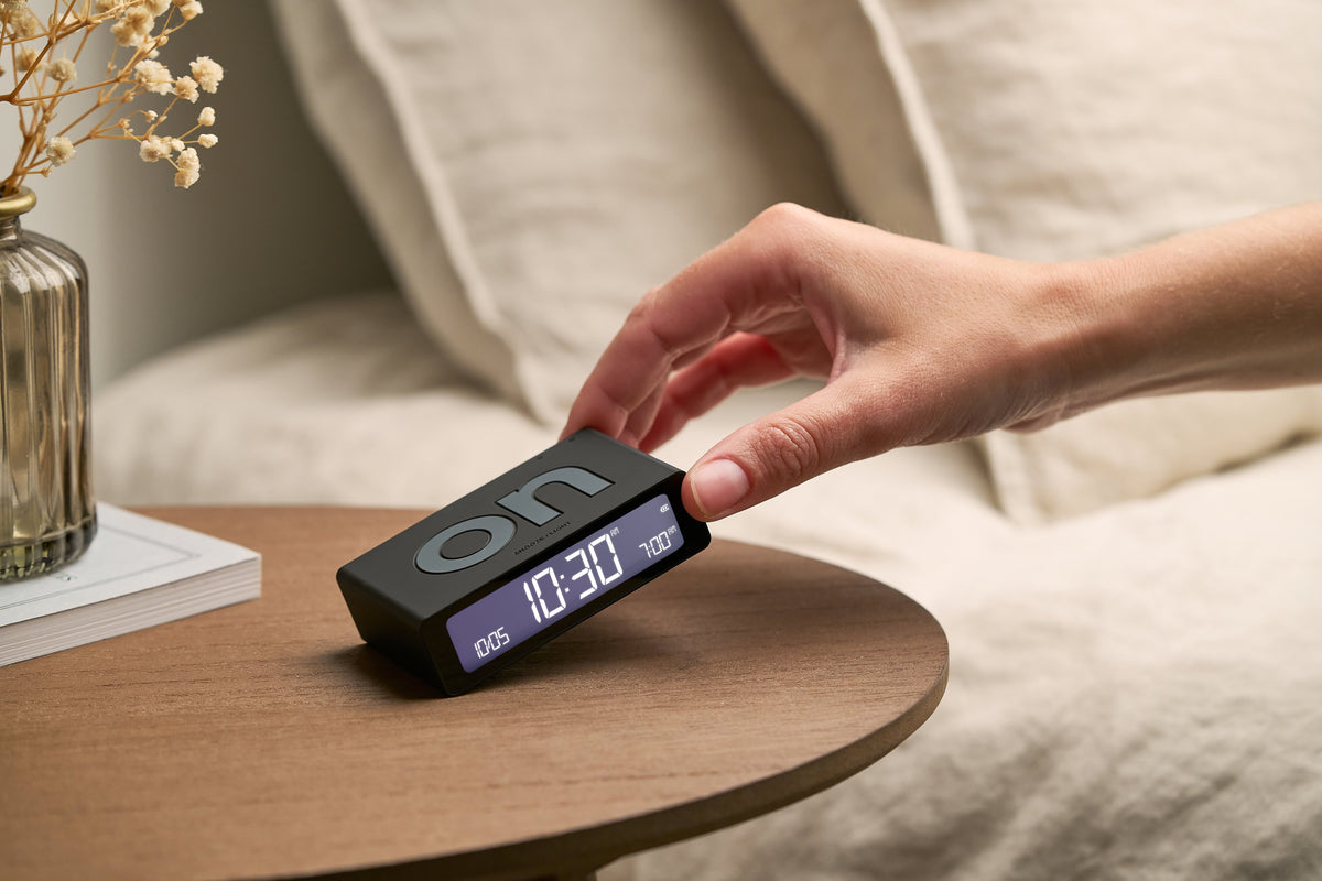 Lexon-Lexon Flip Mini Şarj Edilebilir Alarm Saat Siyah-Alarm Saatler-6-fleurdirect.live