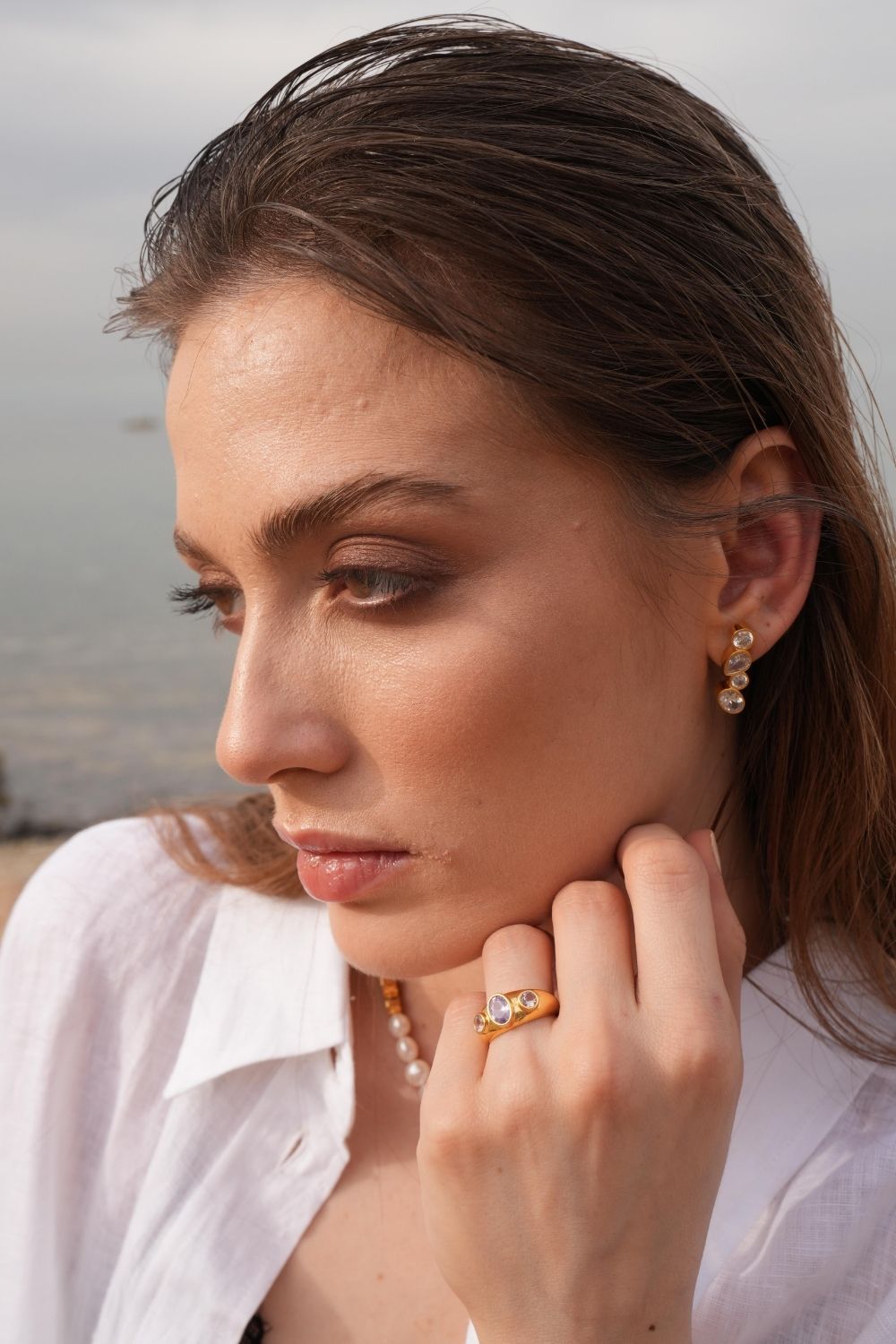 Linya Jewellery-Diana Beyaz Dört Taşlı Küpe-Küpe-2-fleurdirect.live