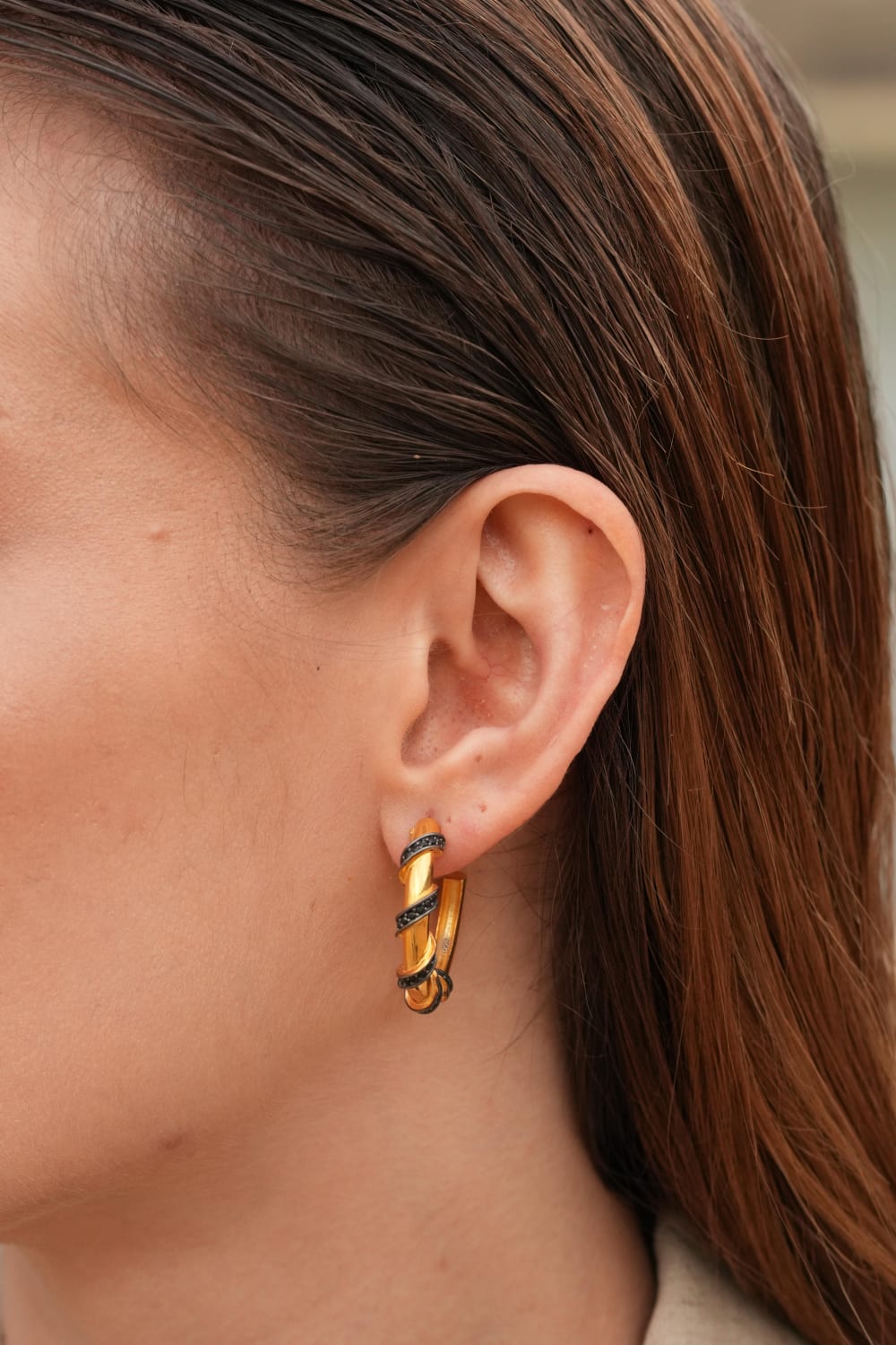 Linya Jewellery-Emily Siyah Taşlı Halka Küpe-Küpe-2-fleurdirect.live