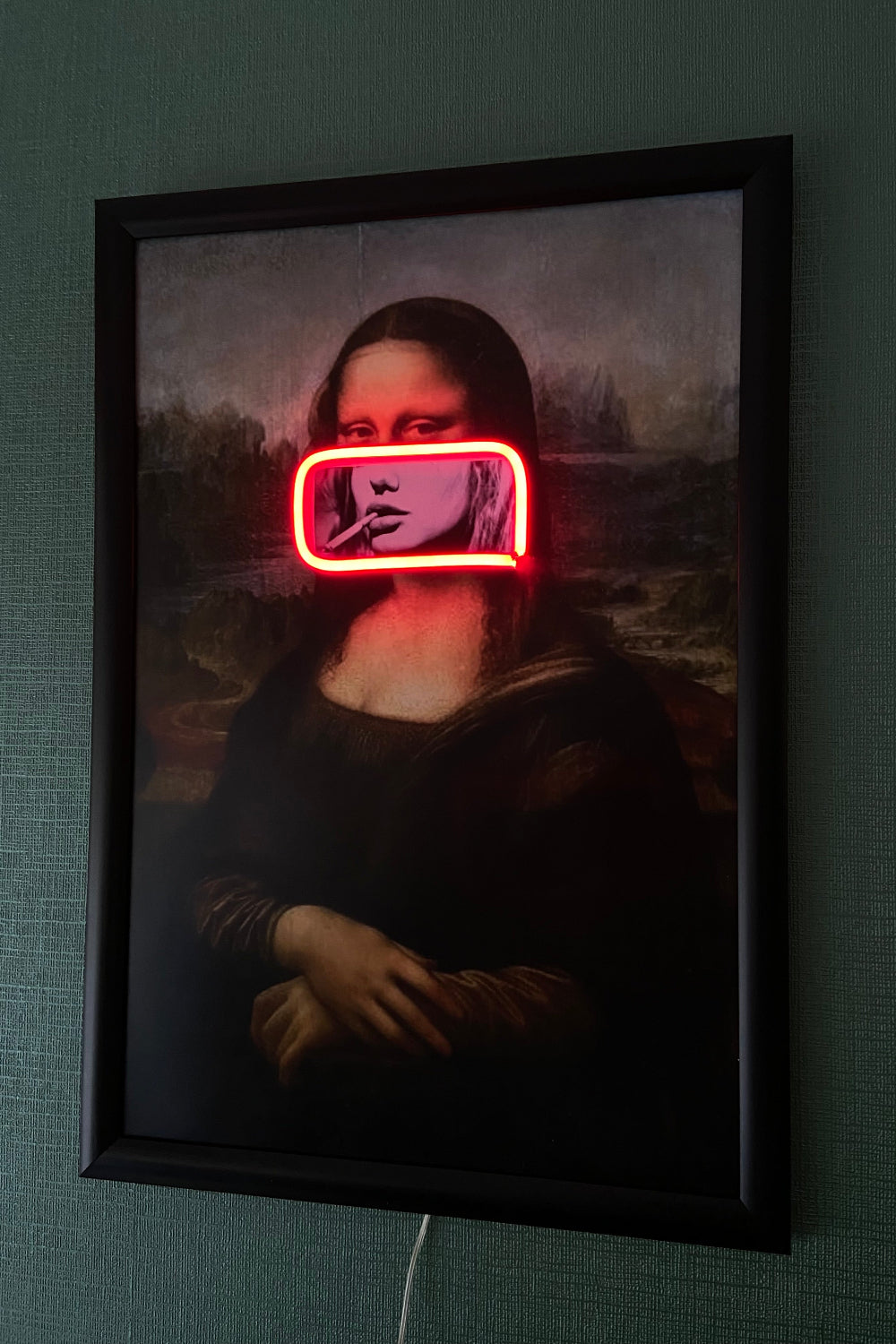 Lujolab.-İkonik Sanat: Mona Lisa Neon Duvar Posteri-Tablo-2-fleurdirect.live