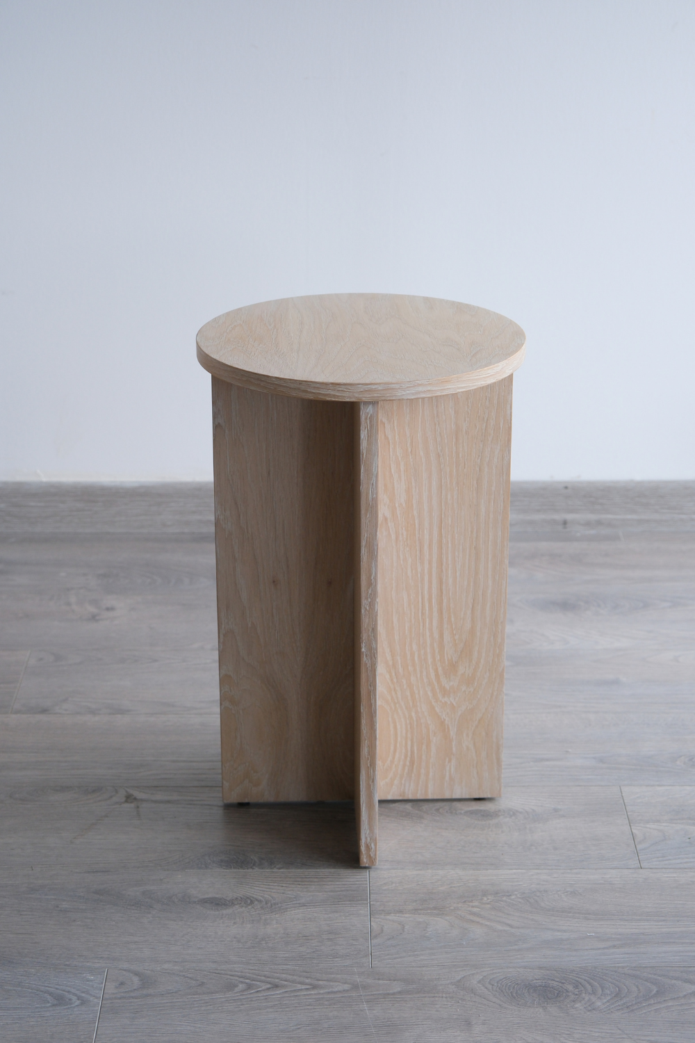 Nehir Ozbey Interiors-T Sehpa-Sehpa-1-fleurdirect.live