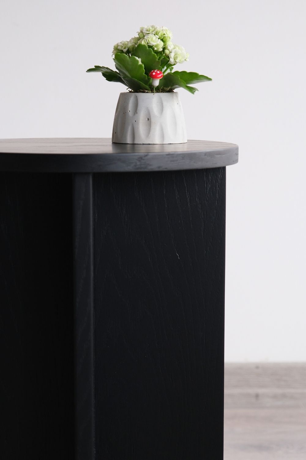 Nehir Ozbey Interiors-T Sehpa-Sehpa-2-fleurdirect.live