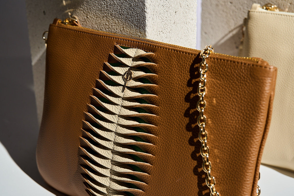 Otrera-Clutch Hera Tan-Clutch-7-fleurdirect.live
