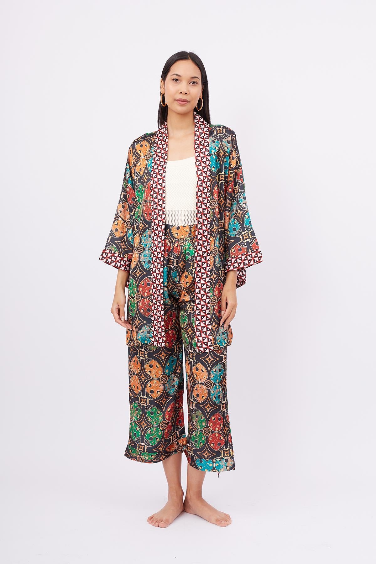Peraluna-Ladybug Short Kimono Uğur Böceği Baskılı Kısa Saten Kadın Kimono çok Renkli-Kimono-6-fleurdirect.live
