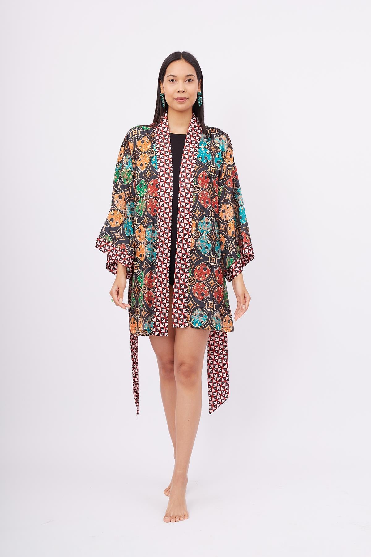 Peraluna-Ladybug Short Kimono Uğur Böceği Baskılı Kısa Saten Kadın Kimono çok Renkli-Kimono-7-fleurdirect.live