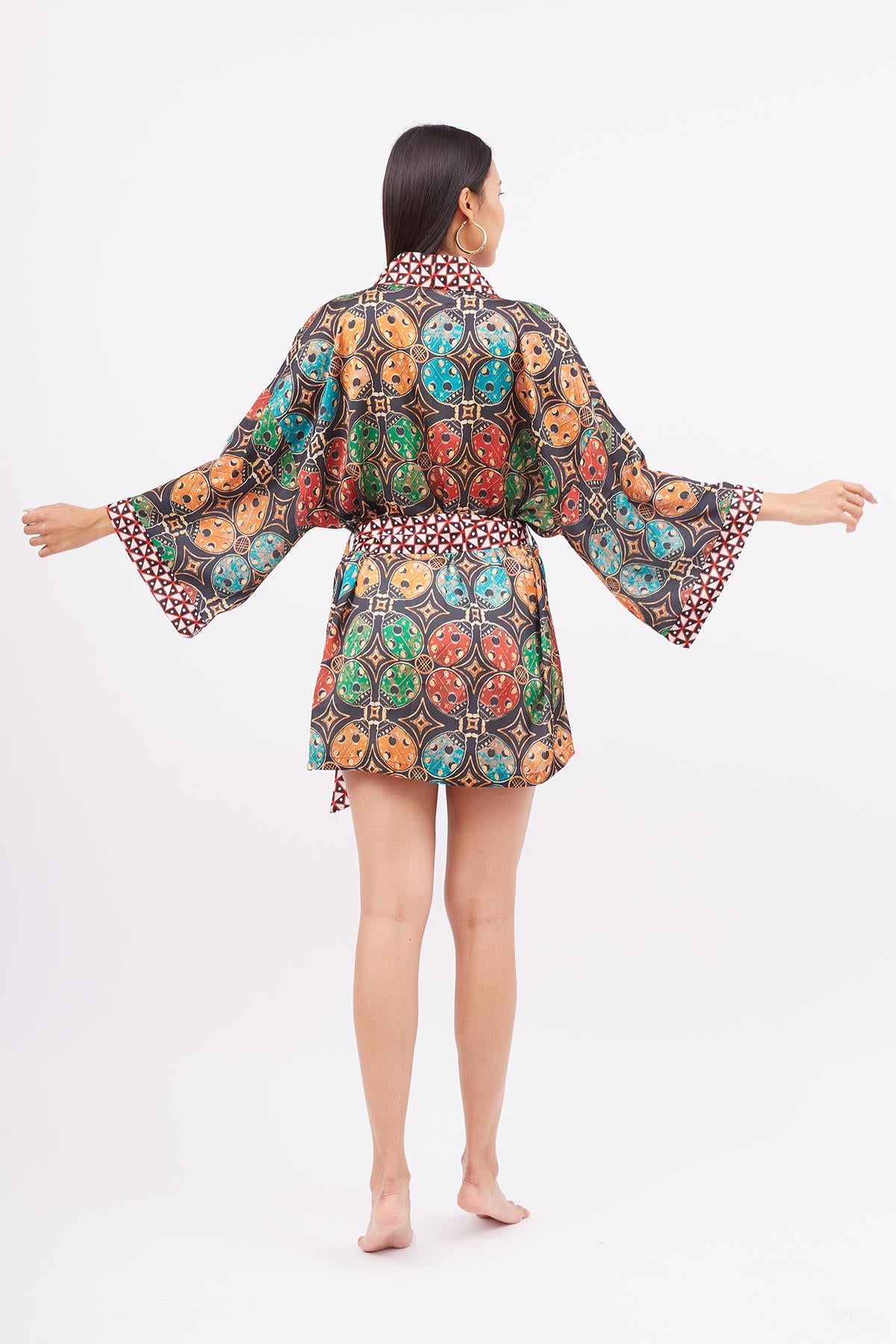 Peraluna-Ladybug Short Kimono Uğur Böceği Baskılı Kısa Saten Kadın Kimono çok Renkli-Kimono-8-fleurdirect.live