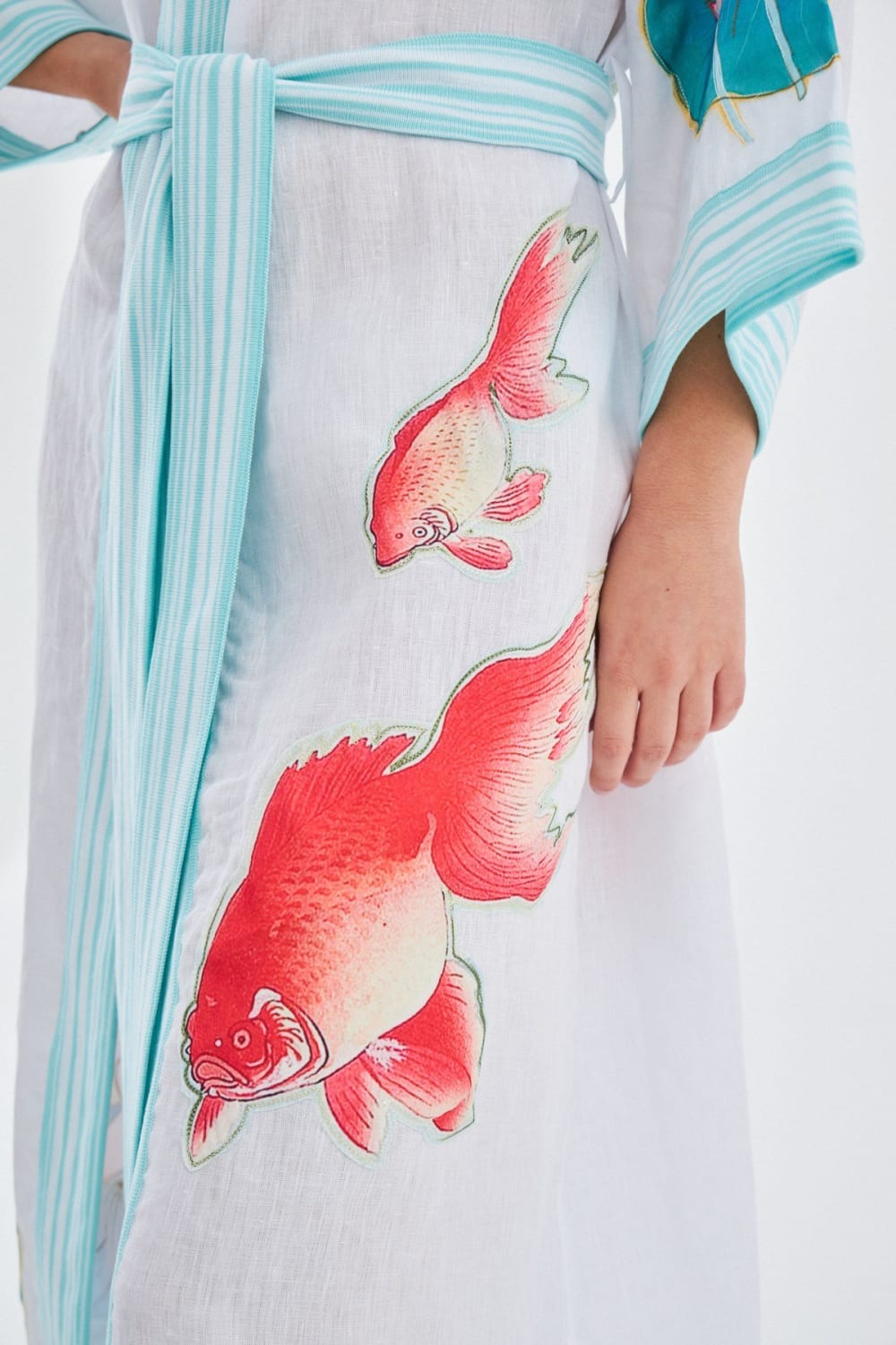 Peraluna-Lotus Balık Aplikeli Keten Karışımlı Diz Altı Kadın Kimono-Kimono-2-fleurdirect.live