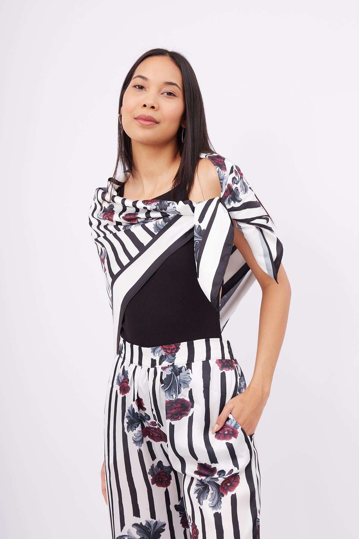 Peraluna-Stripe Garden Scarfe çizgili Güllü Baskılı Saten Kadın Eşarp-Eşarp-5-fleurdirect.live