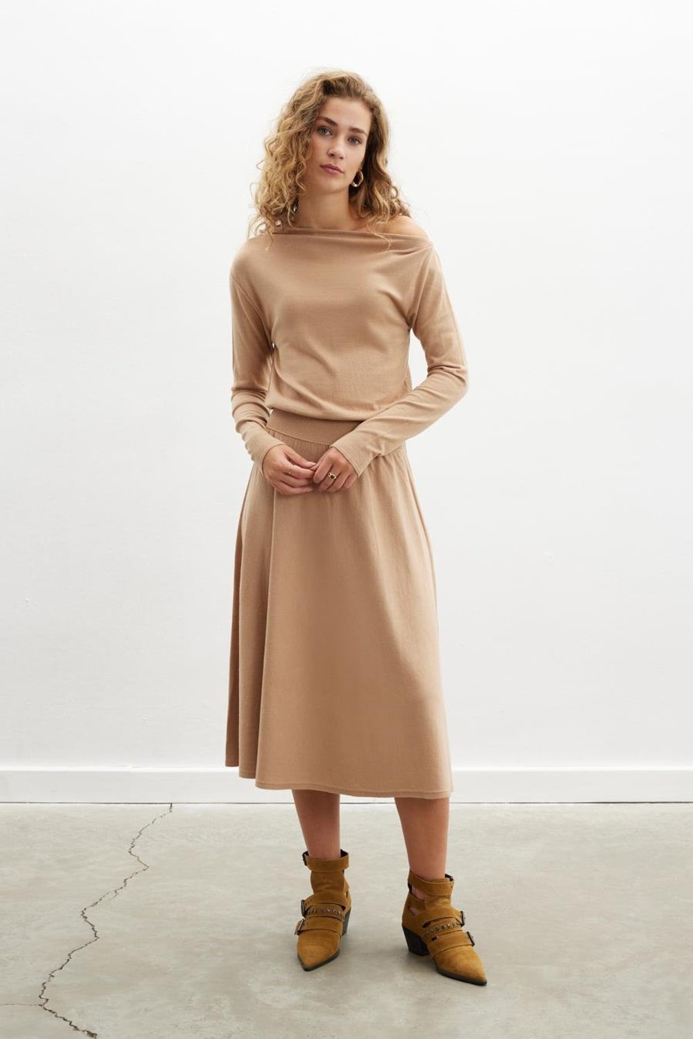Peraluna-Styleboom X Mayfair Dress Yaka Büzgü Detaylı Tek Omuz Açık Kadın Triko Elbise-Elbise-2-fleurdirect.live