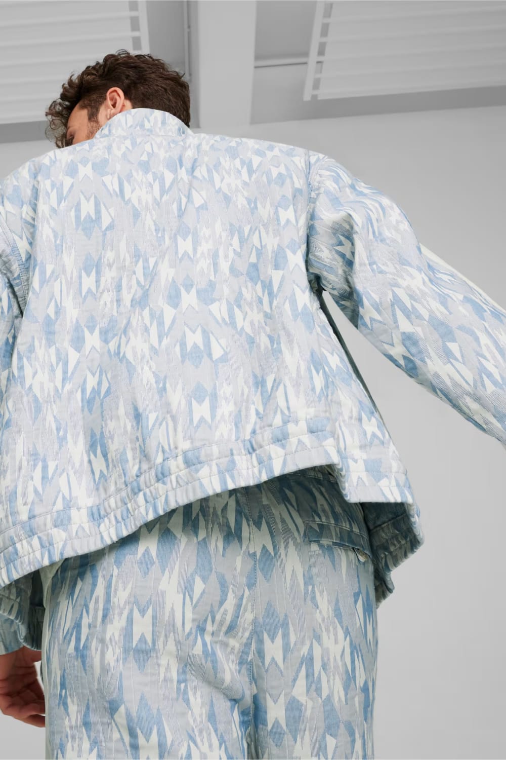 Puma-Basketball Nostalgia T7 Track Jacket-Zen Blue-Ceket-4-fleurdirect.live