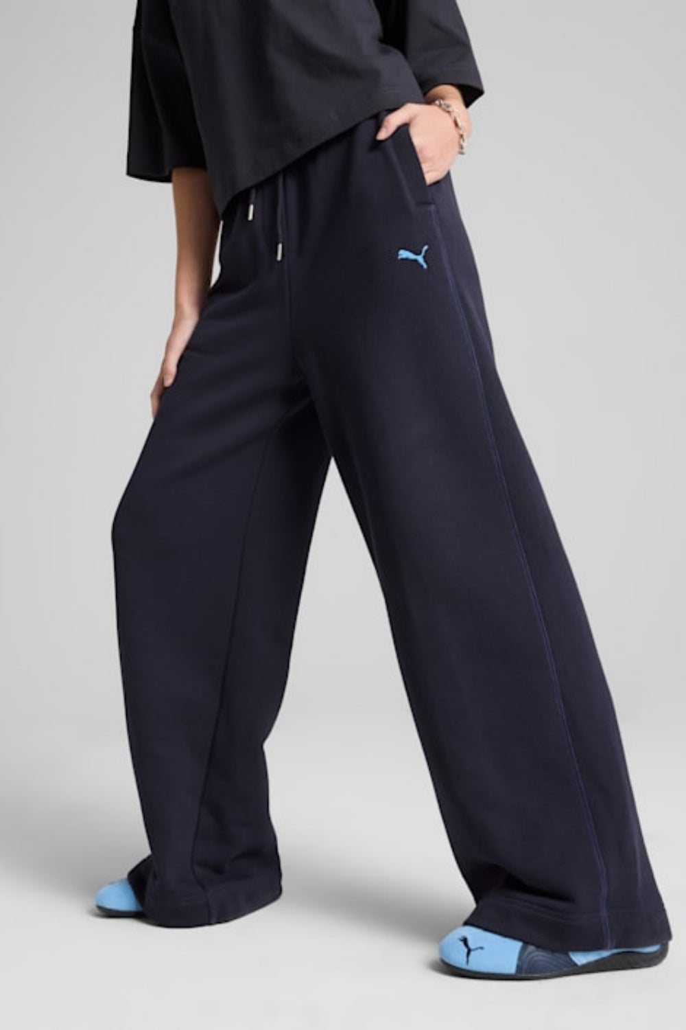 Puma-ESS Relaxed Sweatpants op New Na-Eşofman-2-fleurdirect.live