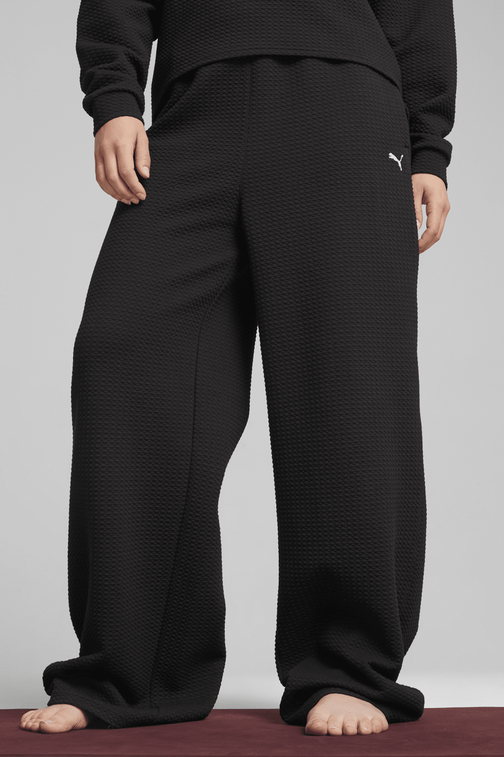 Puma-Q4 Studio Textured Hw Pant Puma Black-Eşofman-2-fleurdirect.live