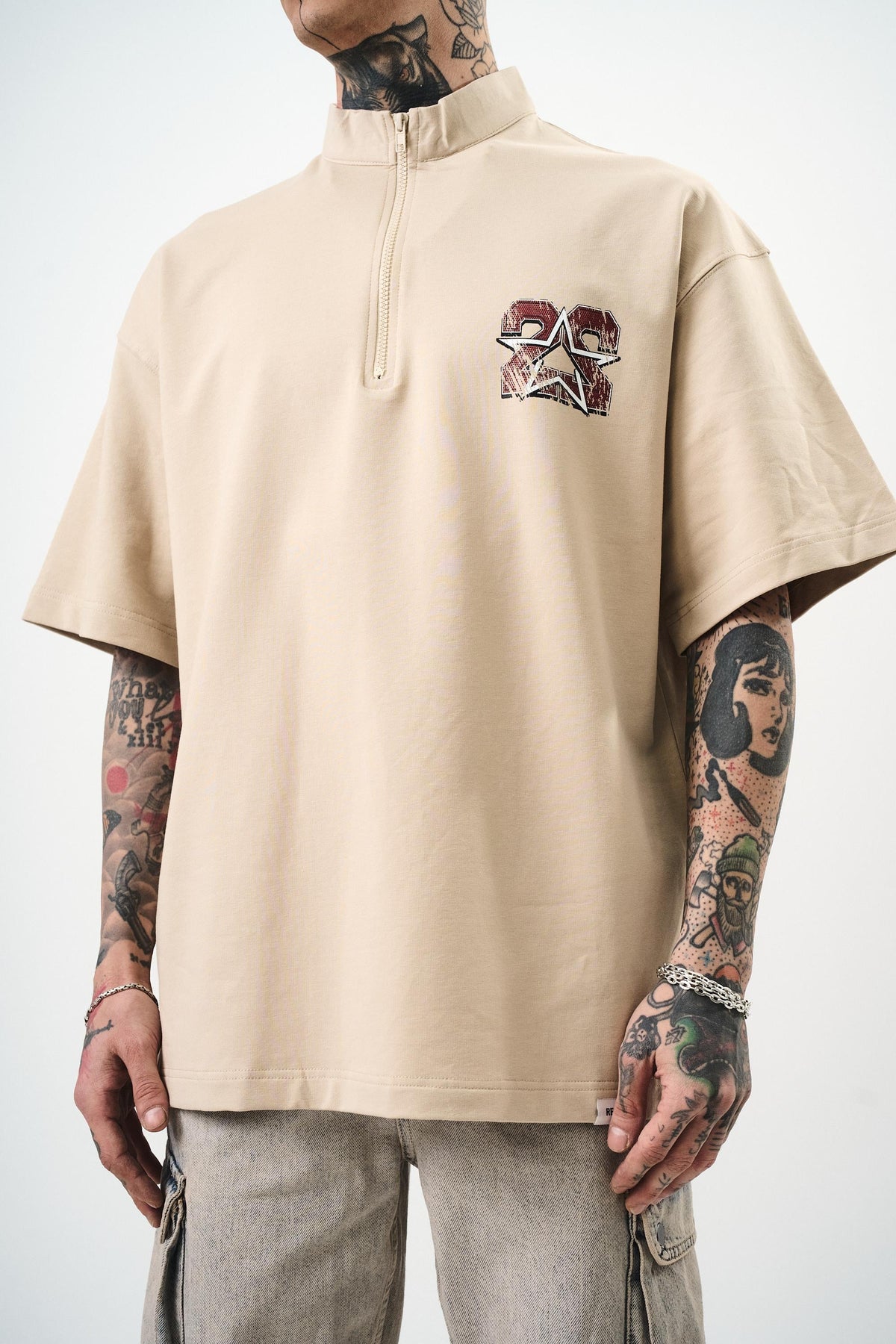 Erkek 22 Baskılı Yarım Fermuarlı Oversize T-Shirt Bej