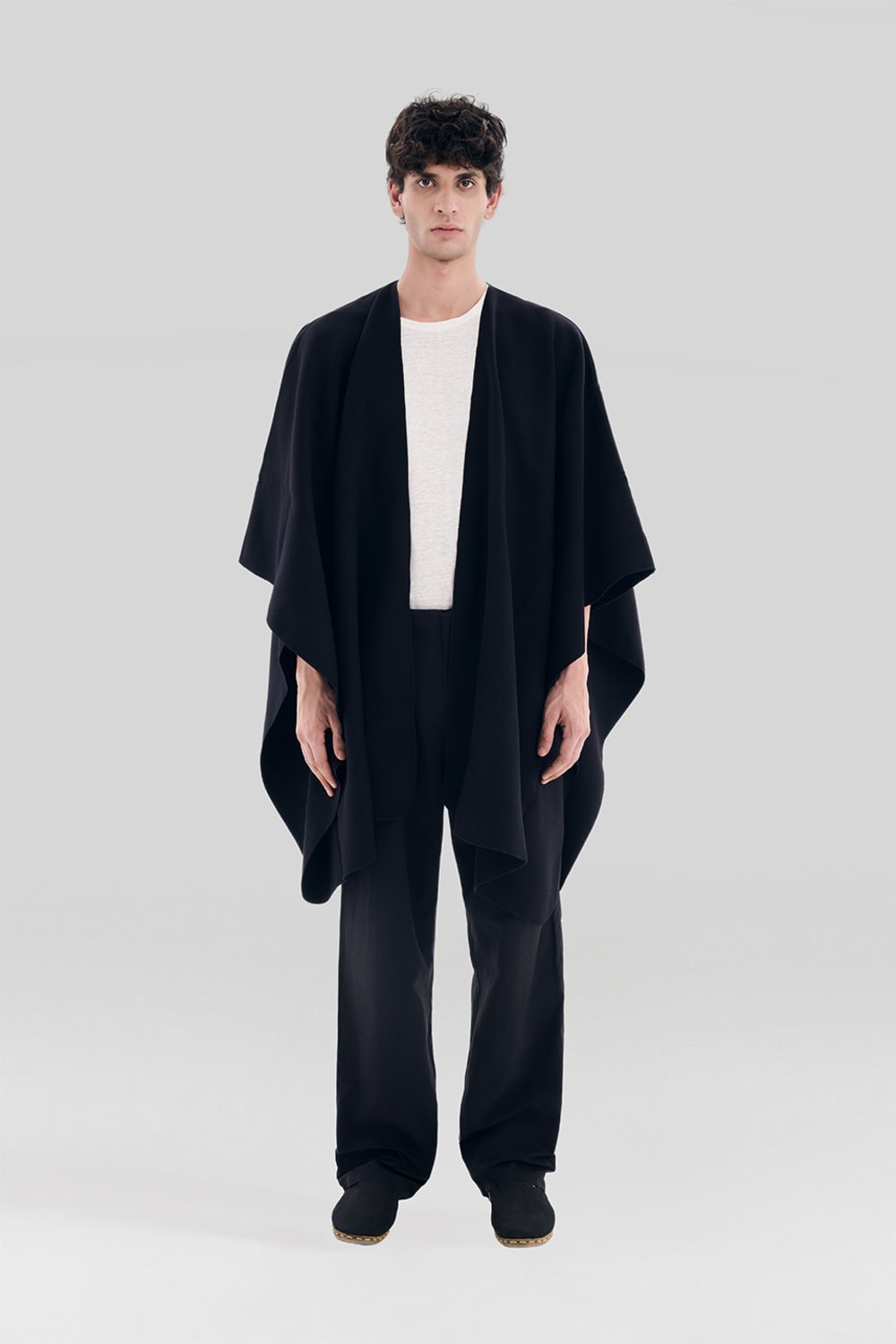 Sertaç Taşdelen-Siyah %100 Yün Çift Taraflı Omuz Oversized Erkek Panço Model R 03-Panço-1-fleurdirect.live