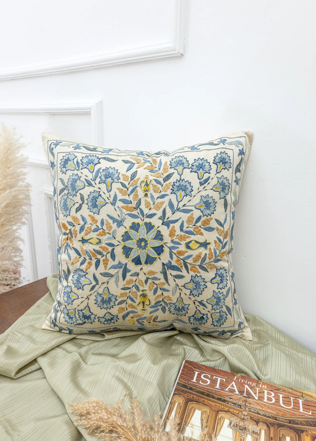 Soho Antiq-Erguvan Çiçek Desenli İpek Kırlent 50x50 Cm-Kırlent-2-fleurdirect.live