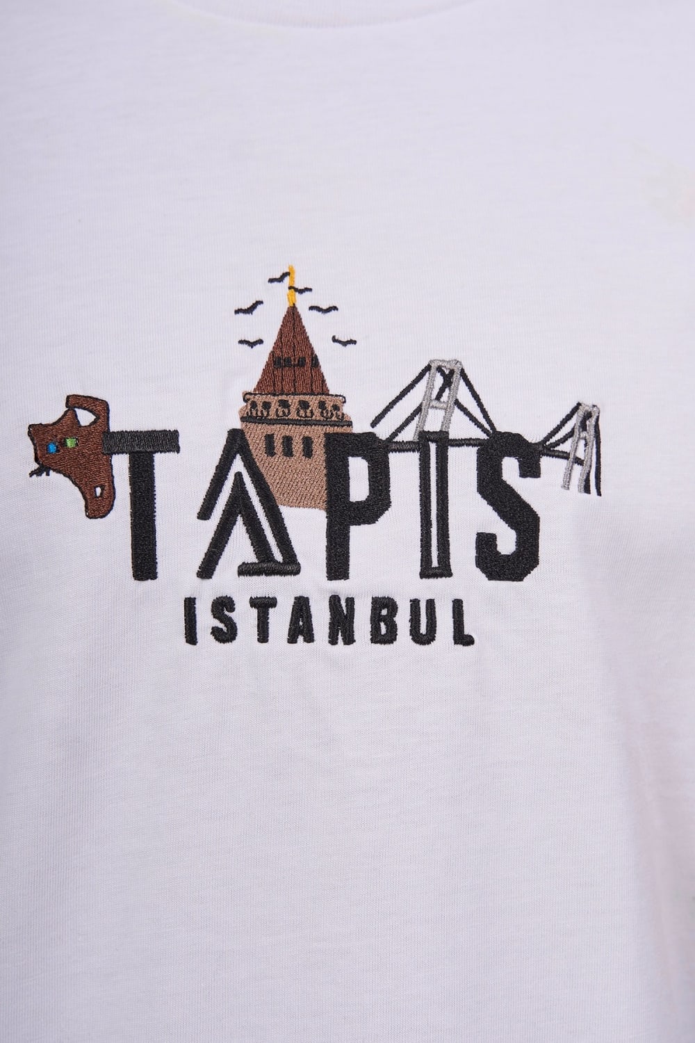 Tapis-Lands Of Tapis – Oversized White Istanbul Tshirt-T-Shirts-3-fleurdirect.live
