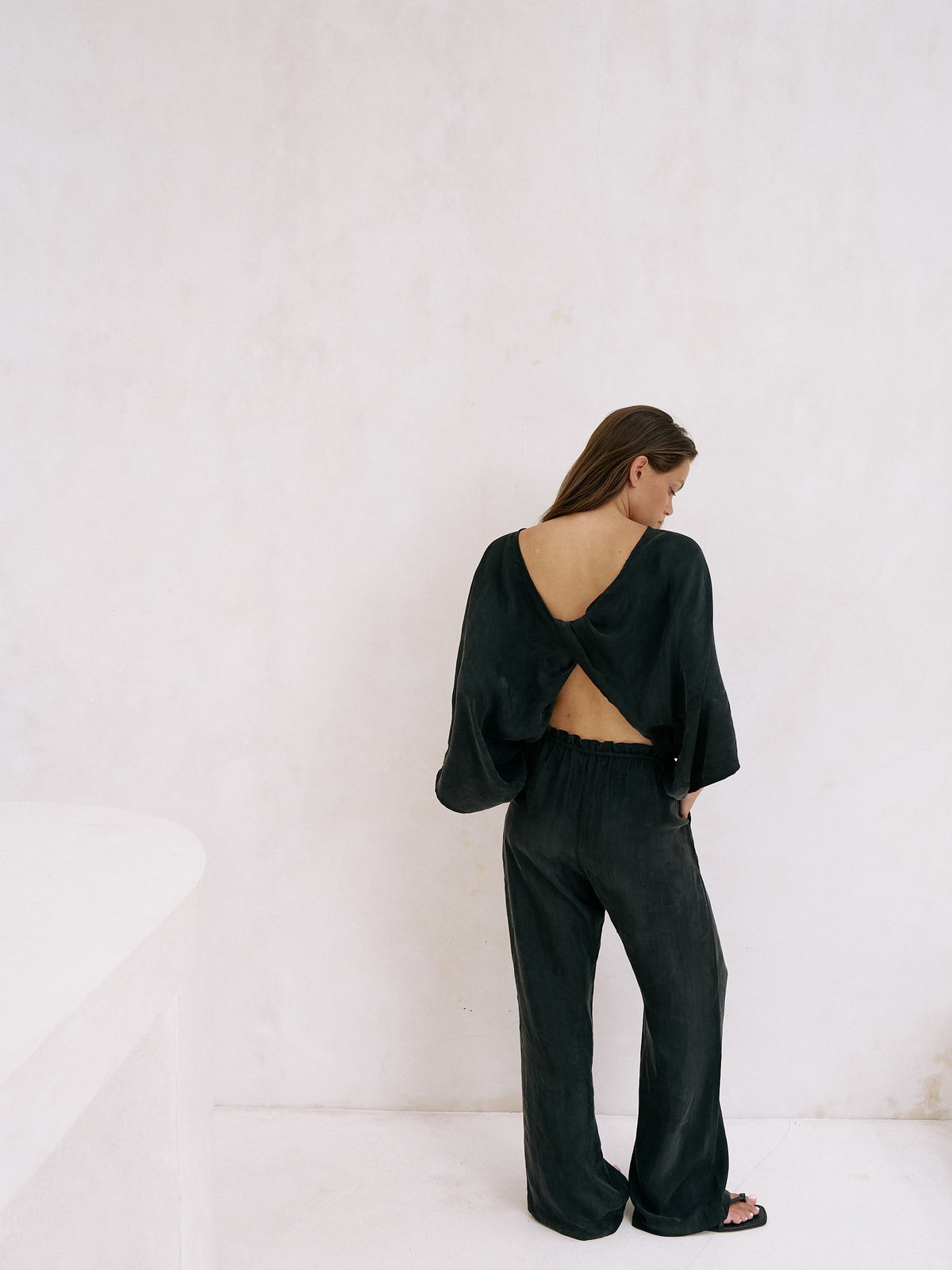 The Handloom-Lucid Knot Top Black-Gömlek-3-fleurdirect.live