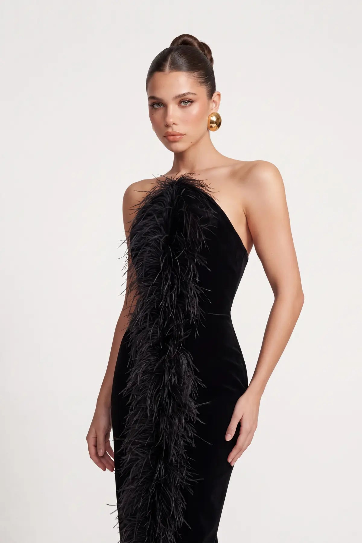 SiYah Tüy Detayli KadiFe Bodycon MiDi ElbiSe