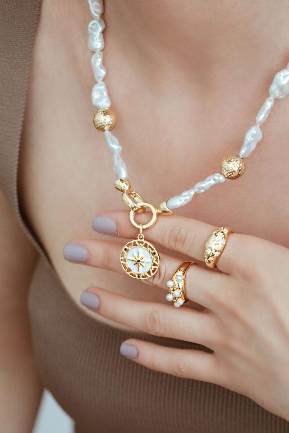 Linya Jewellery-Kutup Yıldızı Madalyon İnci Kolye-Kolye-3-fleurdirect.live
