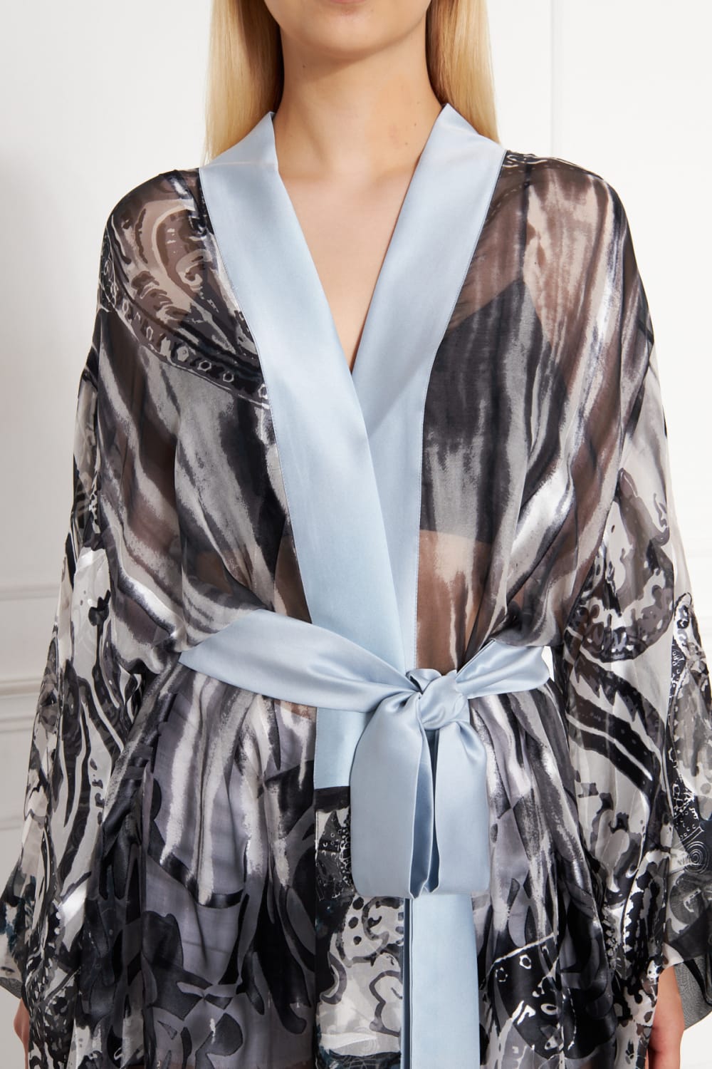 Silk Parade-Saf İpek Yakma Şifon Sİyah Beyaz Desenli Kimono-Kimono-2-fleurdirect.live