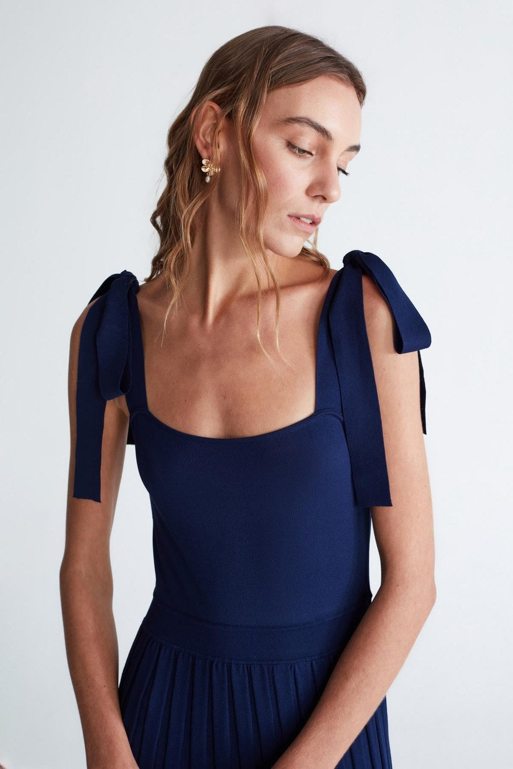 Styleboom X Kelly Dress Askılı Bağlama Detaylı Rahat Kesim Midi Boy Yazlık Kadın Triko Elbise - Lacivert - 2