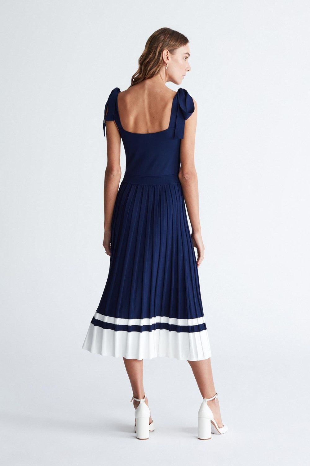 Styleboom X Kelly Dress Askılı Bağlama Detaylı Rahat Kesim Midi Boy Yazlık Kadın Triko Elbise - Lacivert - 8