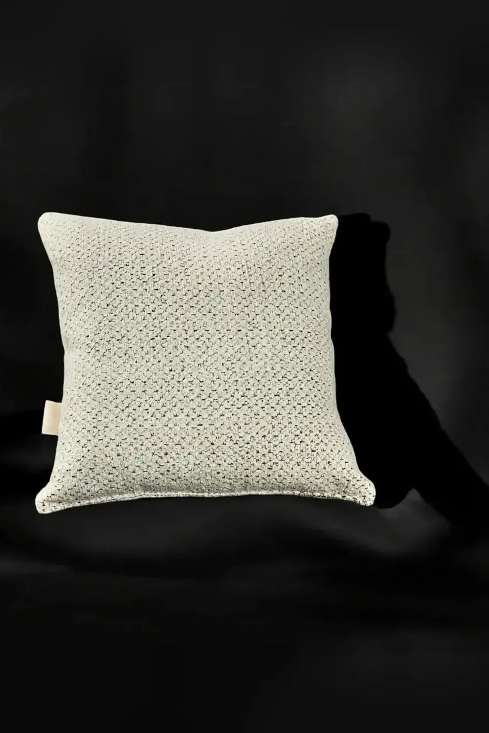 Beyaz Kare Kırlent Kılıfı - 2