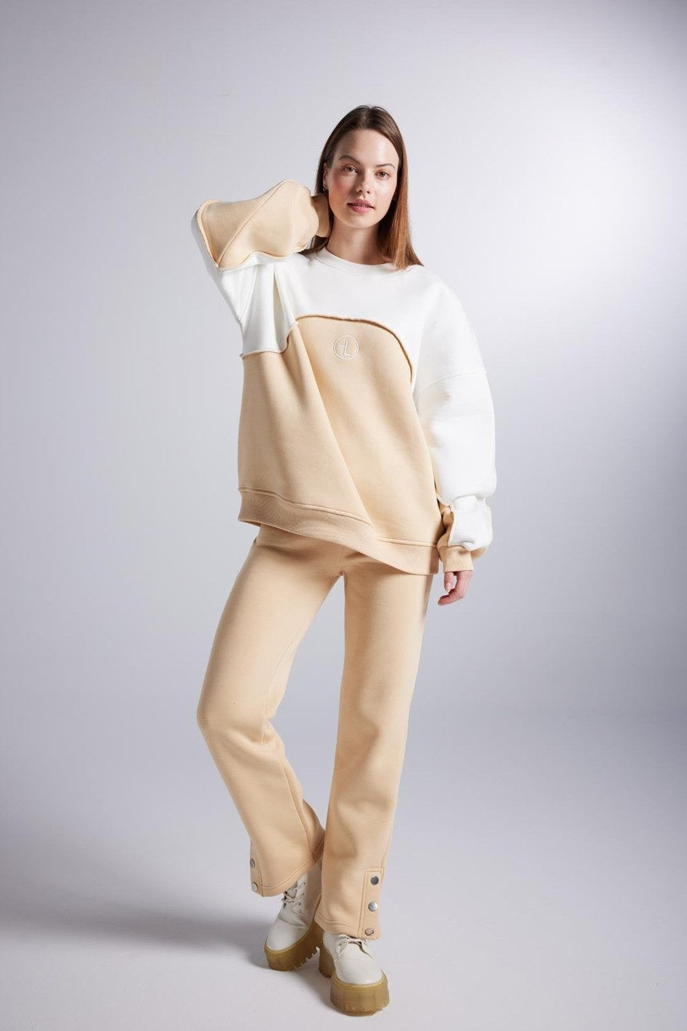 Şardonlu 3 İplik Logolu Oversize Sweatshirt, Bej - 4