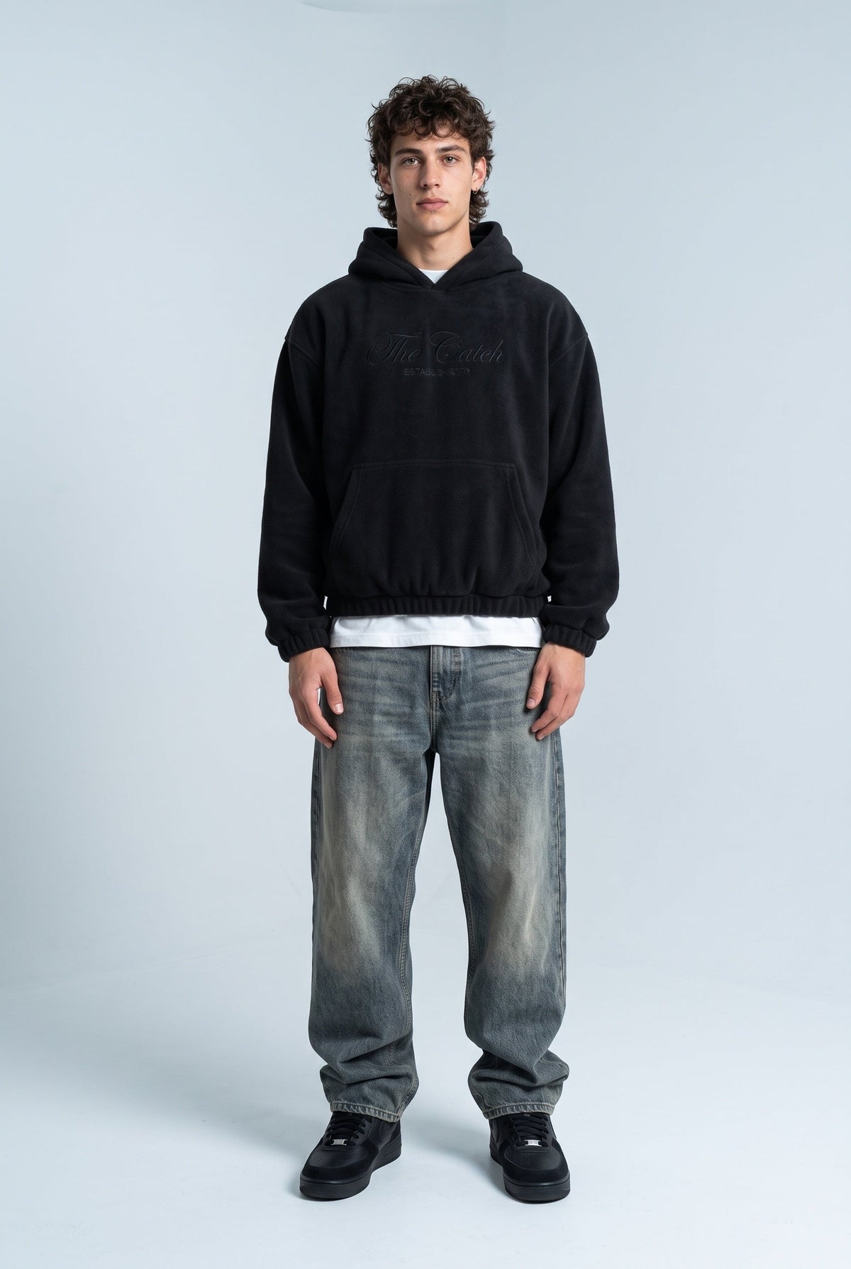 Kapüşonlu Kanguru Cepli Nakışlı Sweatshirt